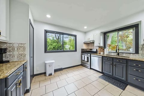 38369 N Manor Ave 10