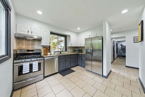 38369 N Manor Ave 11