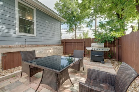 Austin Vacation Rental | 2BR | 1BA | 940 Sq Ft | Stairs Required to Enter