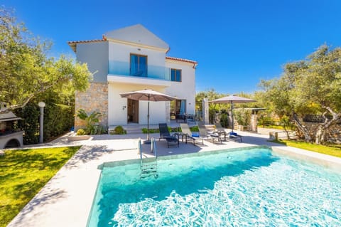 Beautiful vila with private pool and terrace