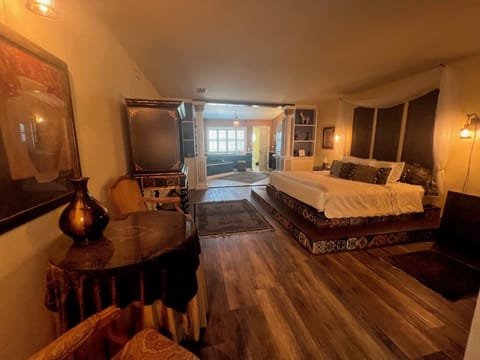 Sheherazade Suite view 1- In cottage