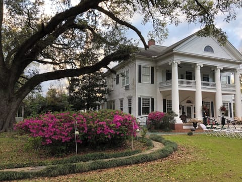 Main House, grounds view