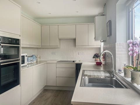 Kitchen | Mum&rsquo;s Place, Hay-on-Wye
