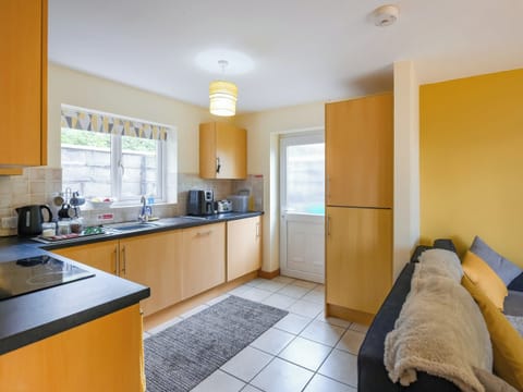 Open plan living space | High Tide, Plas Panteidal, near Aberdovey