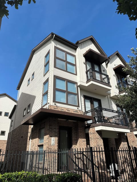Cozy 2 bedroom Condo in the heart of EADO