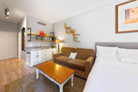 Unit 104B Living Area