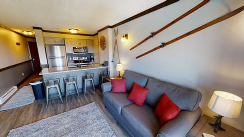 Home Decor, Furniture, Indoors, Living Room, Lamp