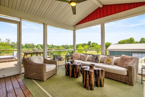 You will love relaxing on the screen porch while visiting with your group