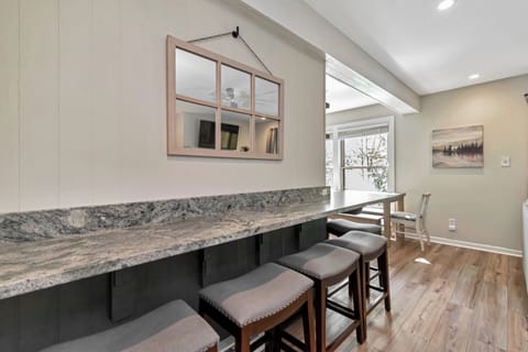 Great bar to do computer work at.