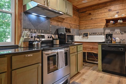 2f7a67bd-8c77-4a42-aaca-fe196a6460bb