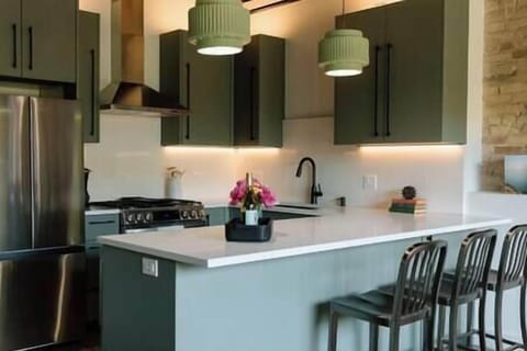 Unit B - Eat In Gourmet Kitchen