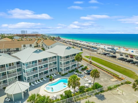 Pool, Hot-Tub, & Public Beach Access