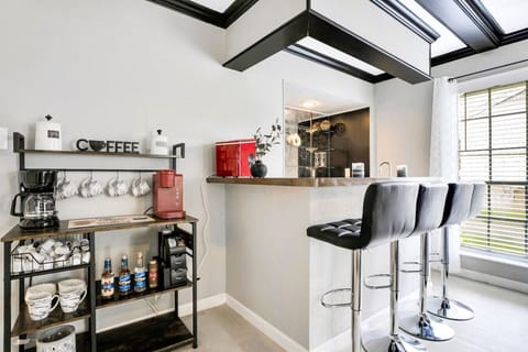 Living Room/Bar Counter