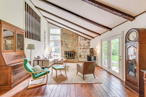 Central Vacation Rental | 3BR | 2.5BA | 2,548 Sq Ft | Stairs Required