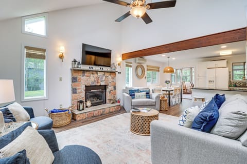 Albrightsville Vacation Rental | 7BR | 3BA | 2,900 Sq Ft | Stairs Required