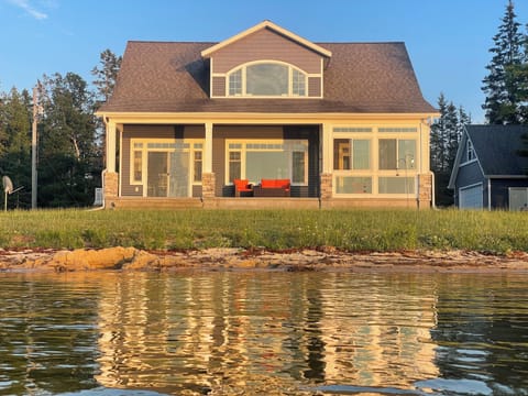Lakefront beach cottage