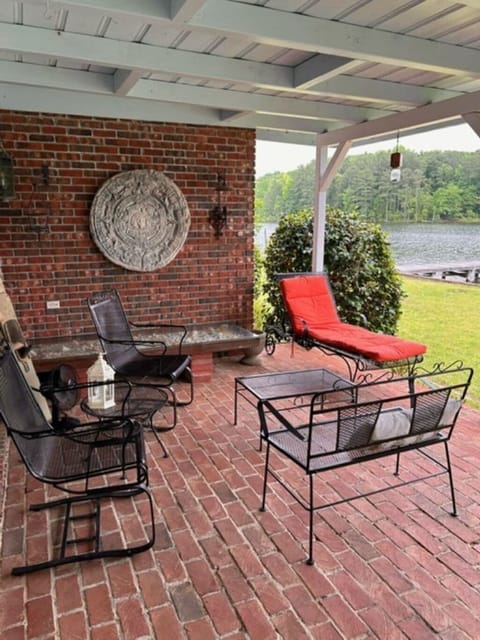 Front porch living area