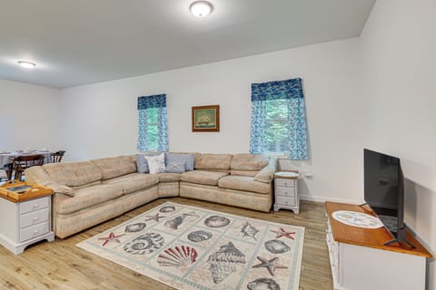 Orland Vacation Rental | 2BR | 1BA | 1,000 Sq Ft | 1 Step Required to Enter