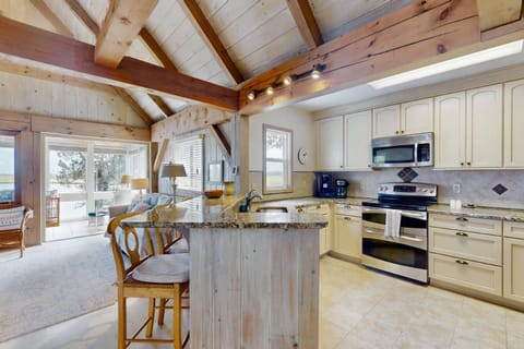 Grab a quick bite to eat at the counter bartop