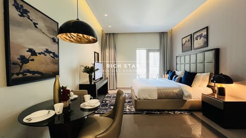 FULL BEDROOM VIEW WITH DINING AREA ,BEDROOM AND VIEW