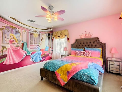 Magical Disney-themed bedroom with hotel-quality sheets and duvets for a comfortable stay.