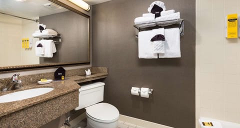 Start your morning comfortably with fresh towels and wide mirror.