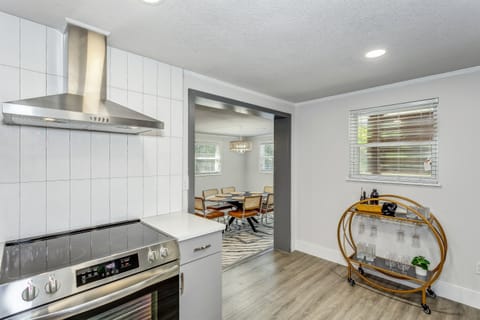 Where culinary dreams come true: Our kitchen boasts brand-new appliances and a spacious dining area, creating the perfect setting for sharing meals, laughter, and memories. 🍴🍷 #DiningDelight #MemoriesAroundTheTable