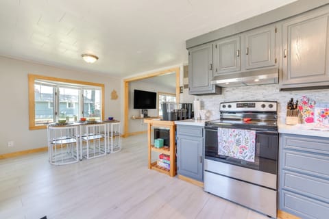 Kitchen | Cooking Basics | Keurig & Drip Coffee Makers