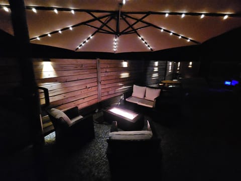 Relax under the moonlight 