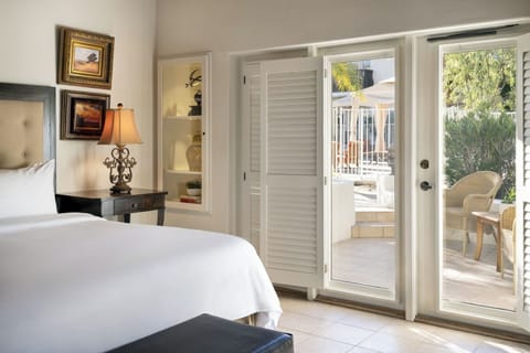 Step outside for fresh air and sunshine just beyond your bed.