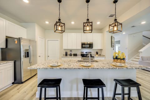 Kitchen | 1st Floor | Keurig Coffee Maker | Cooking Basics