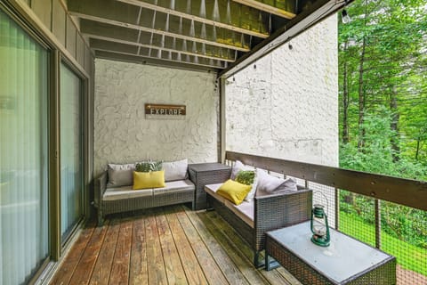 Sapphire Vacation Rental | 1BR | 1.5BA | 1,109 Sq Ft | Stairs Required