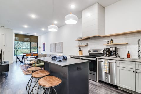 Fully equipped kitchen.