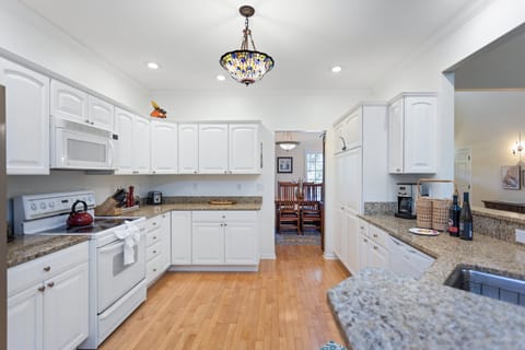 Fully equipped kitchen