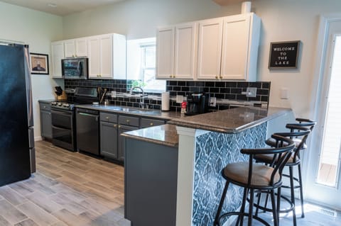 Full kitchen with all the essentials