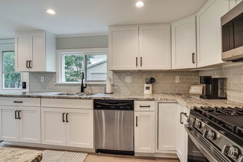 Kitchen | Crockpot | Toaster