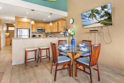 Indoor dining for four