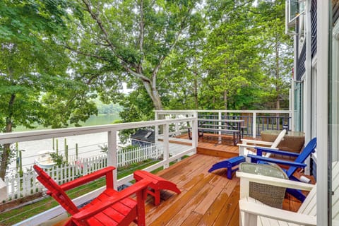 Waterford Vacation Rental | 3BR | 3BA | 1,400 Sq Ft | Stairs Required
