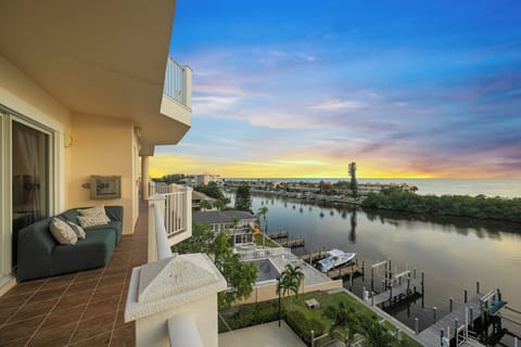 Balcony Views of Canal - Fire-Sky Penthouse
