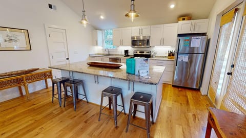 Beach Maverick -Kitchen