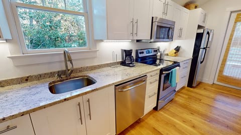 Beach Maverick -Kitchen