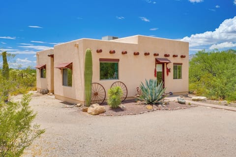Tucson Vacation Rental | 2BR | 2BA | 1,500 Sq Ft | 1 Step Required