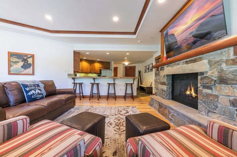 4001 Northstar Dr Unit 408-print-009-012-Interior-3187x2124-300dpi