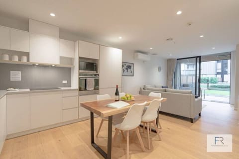 Modern Kitchen and dining table with 5 seaters