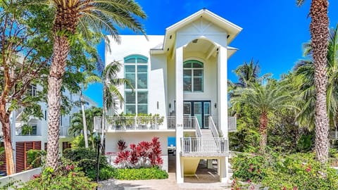 Ocean Front Home with Pool and Putting Green (17 of 25)