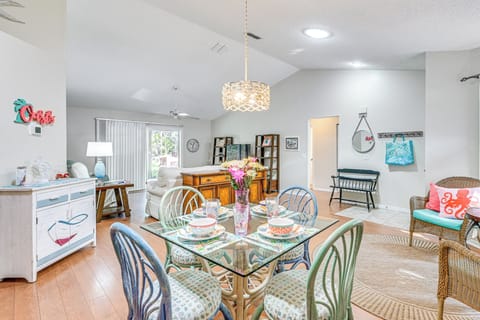 New Port Richey Vacation Rental | 3BR | 2BA | Steps Required | 1,468 Sq Ft