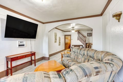 Mount Carmel Vacation Rental | 4BR | 2BA | 2,000 Sq Ft | Stairs Required