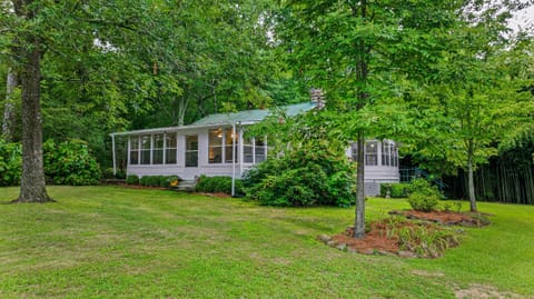 Boho Mountain Cottage on Mimosa Street | Cloudland Community near Mentone