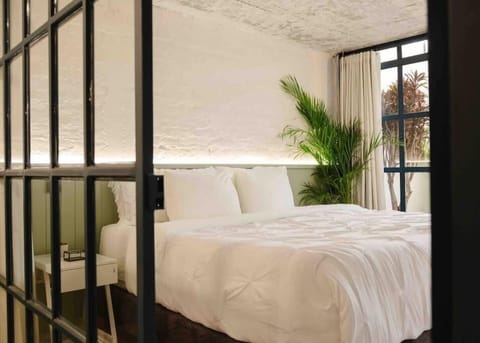 Bedroom 2 | King Size Bed