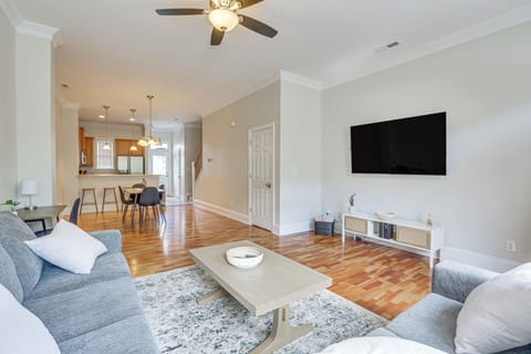 Greensboro Vacation Rental | 2BR | 2.5BA | Stairs Required | 1,500 Sq Ft